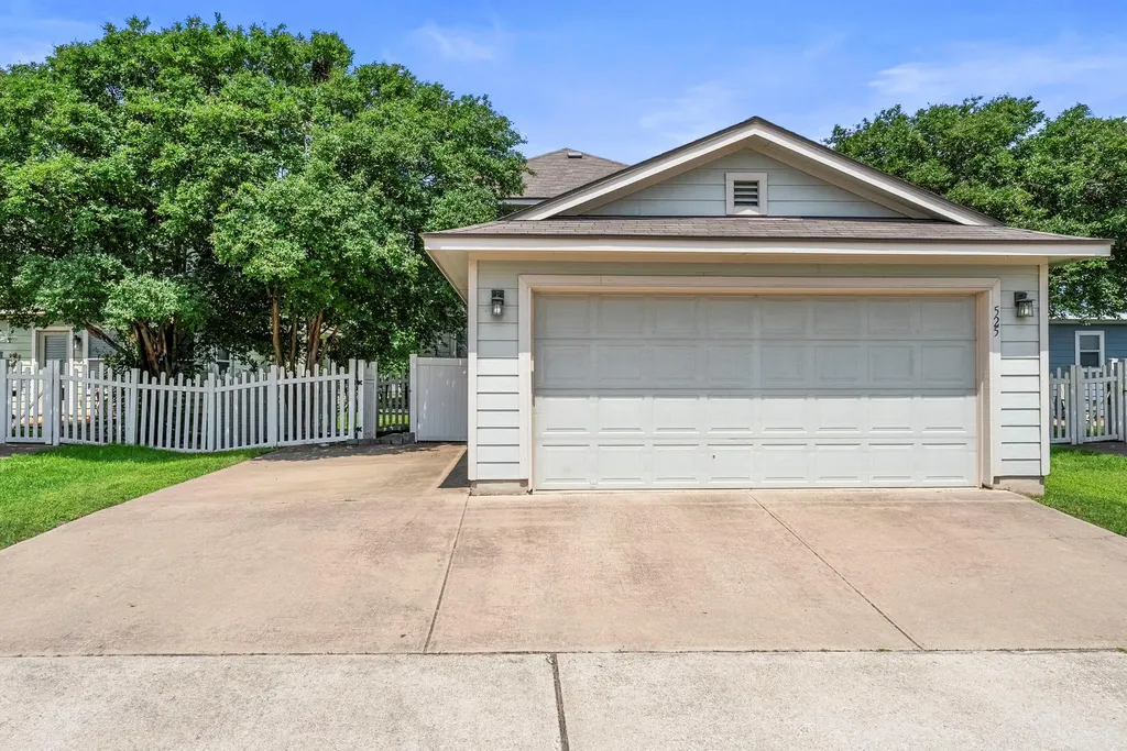 525 Rolling Oak Drive Round Rock TX 78664