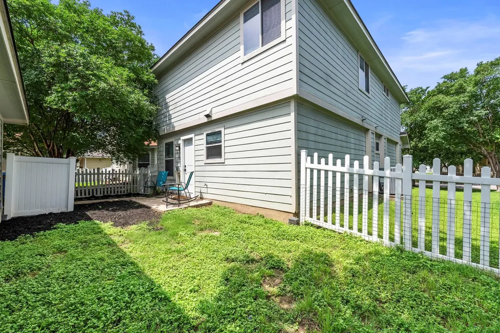 525 Rolling Oak Drive Round Rock TX 78664