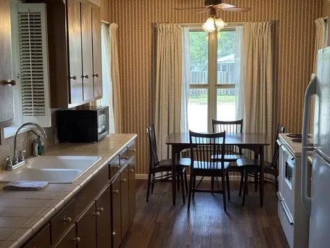 393 N Manse Avenue Giddings TX 78942