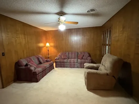 393 N Manse Avenue Giddings TX 78942