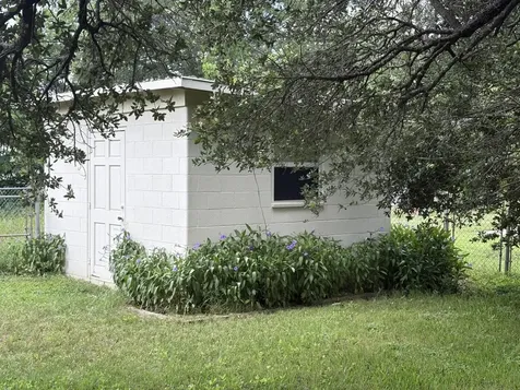 393 N Manse Avenue Giddings TX 78942