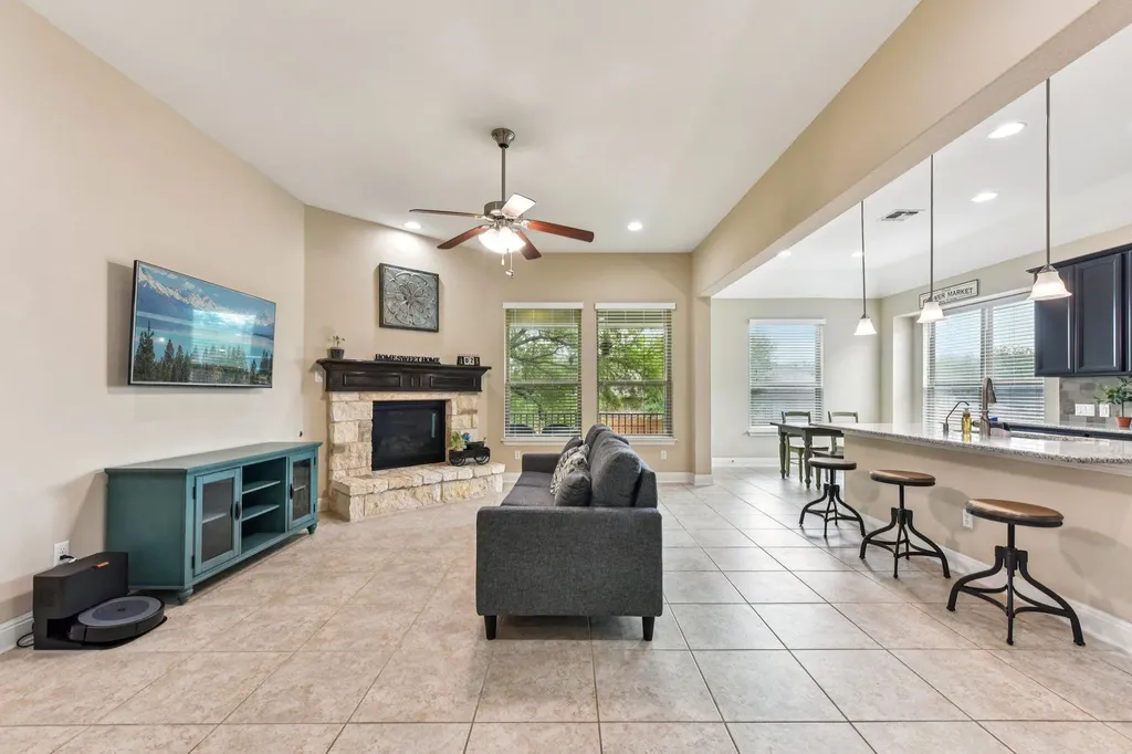 5521 Brady Bayou Cove Austin TX 78738