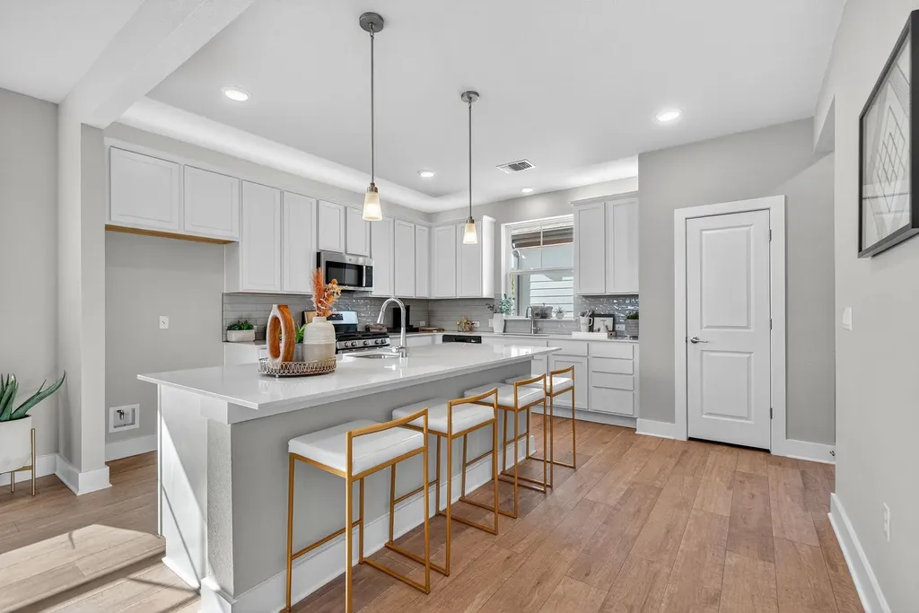 5904 Rotunda View Austin TX 78747