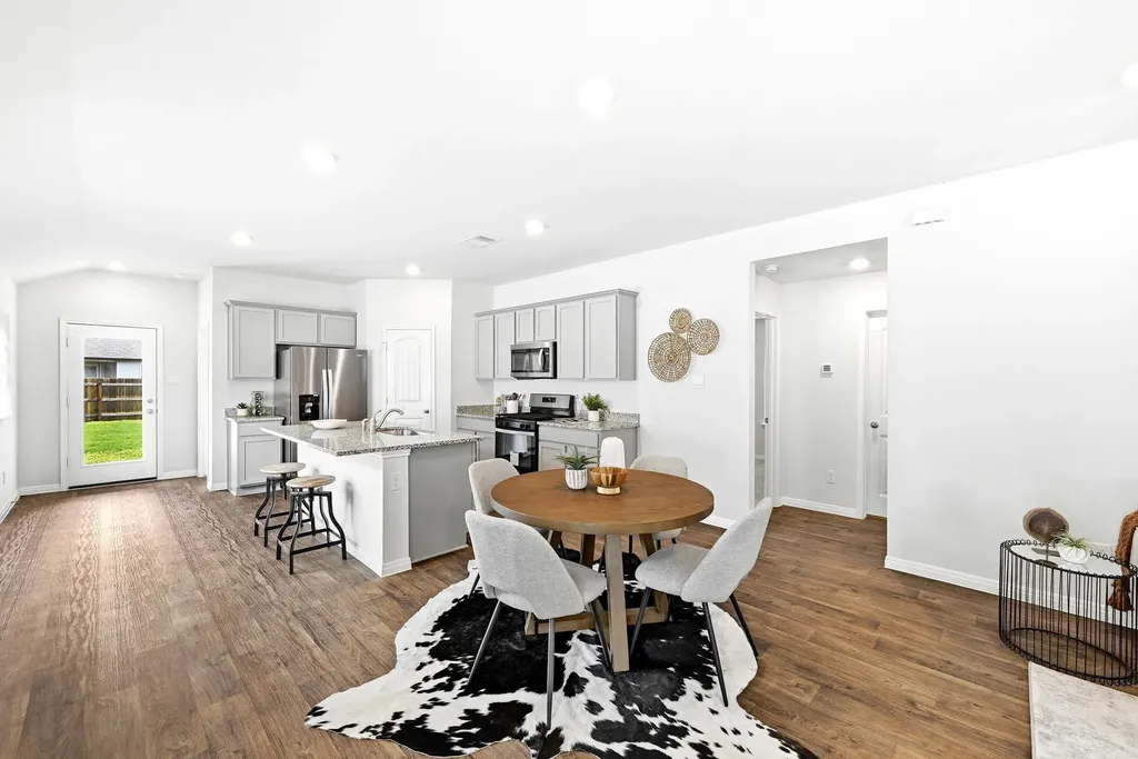 643 Evergreen Sumac Loop Kyle TX 78640