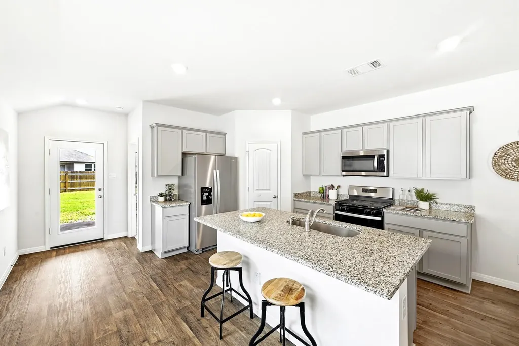 643 Evergreen Sumac Loop Kyle TX 78640