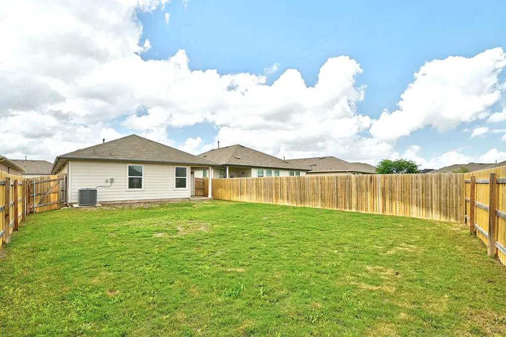 643 Evergreen Sumac Loop Kyle TX 78640
