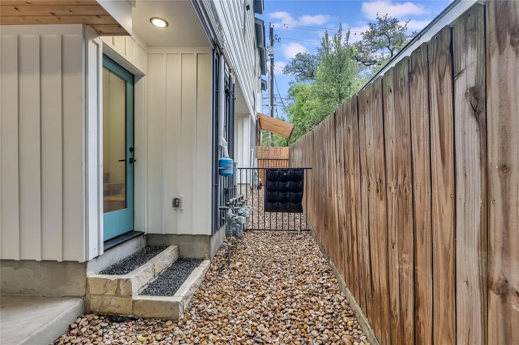 913 Duncan Lane Austin TX 78705