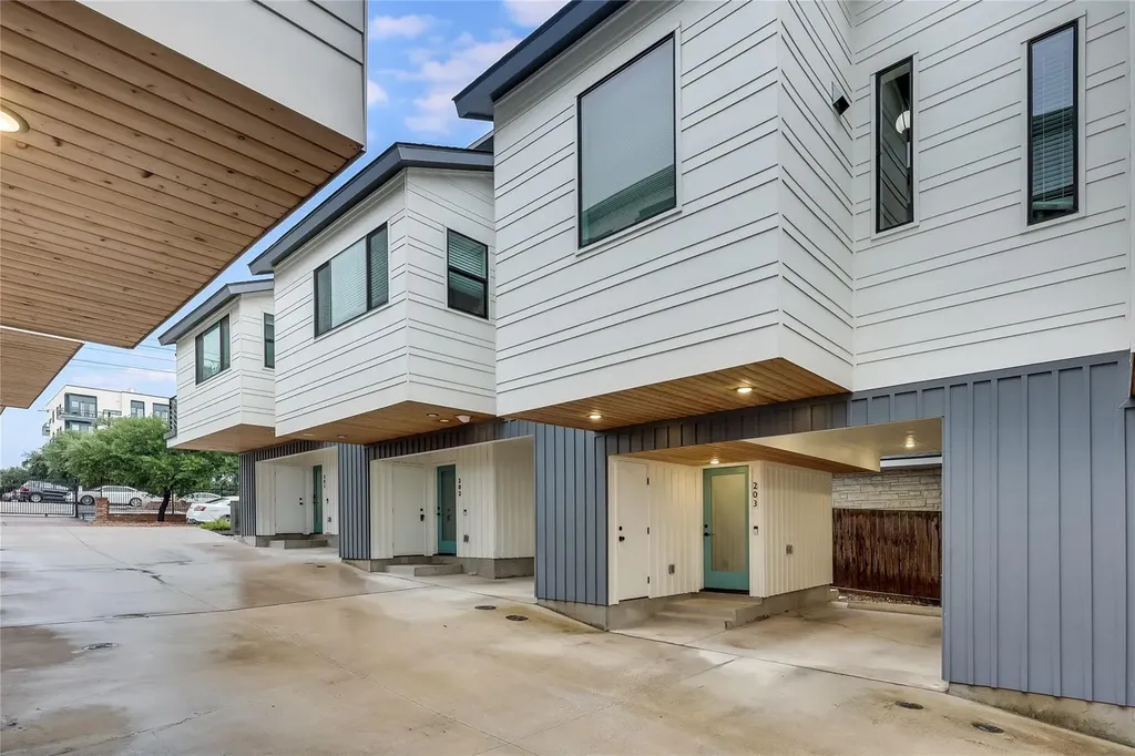 913 Duncan Lane Austin TX 78705