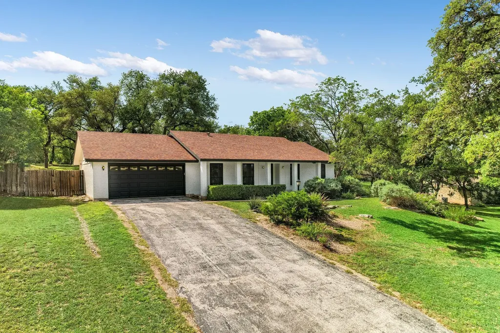 9004 La Fauna Path Austin TX 78737