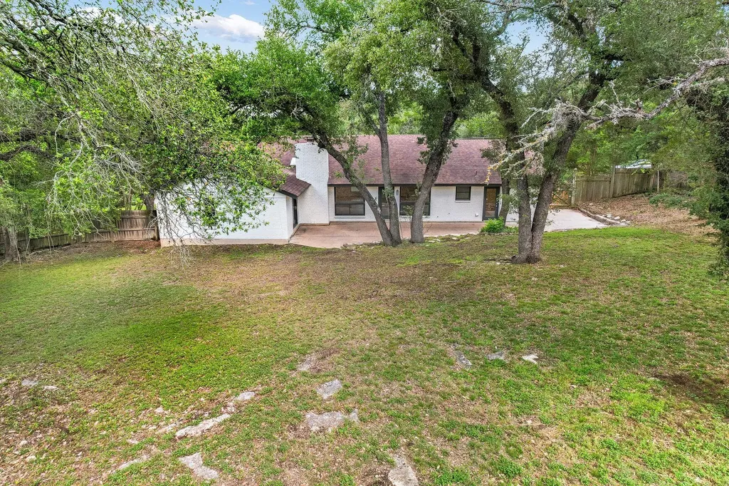 9004 La Fauna Path Austin TX 78737