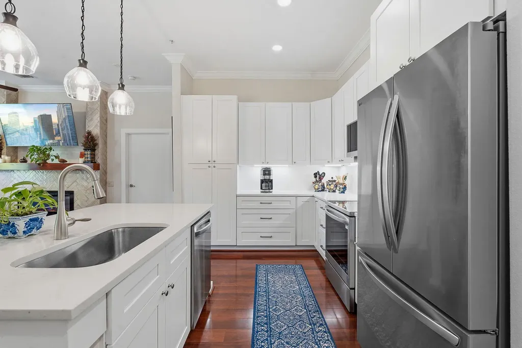 1900 Barton Springs Road Austin TX 78704