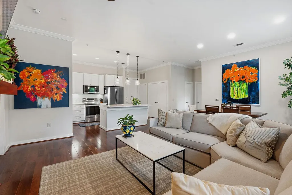 1900 Barton Springs Road Austin TX 78704