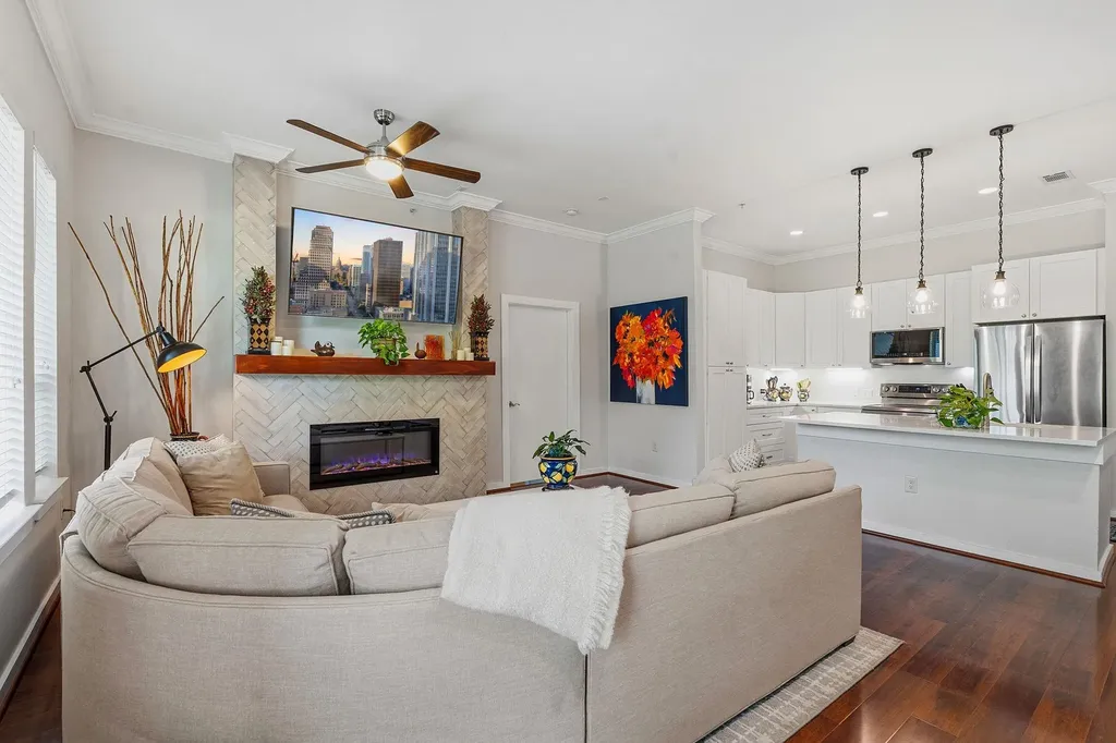 1900 Barton Springs Road Austin TX 78704