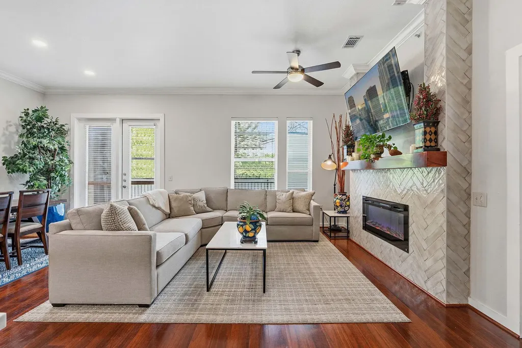 1900 Barton Springs Road Austin TX 78704