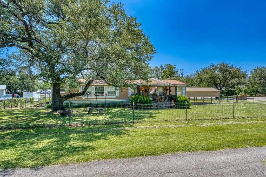 122 Heritage Drive Johnson City TX 78636