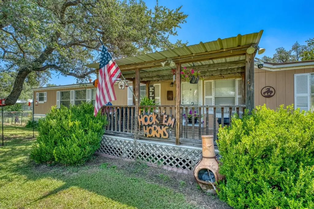 122 Heritage Drive Johnson City TX 78636