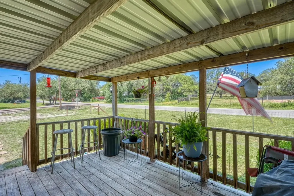 122 Heritage Drive Johnson City TX 78636