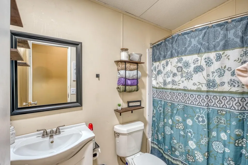 122 Heritage Drive Johnson City TX 78636