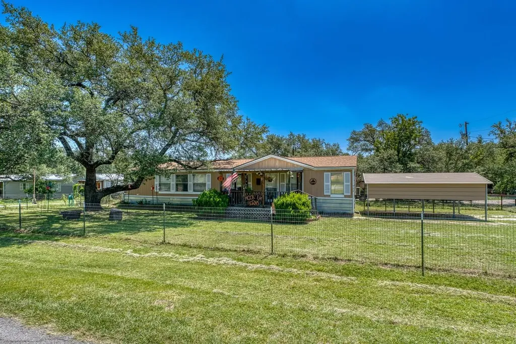122 Heritage Drive Johnson City TX 78636