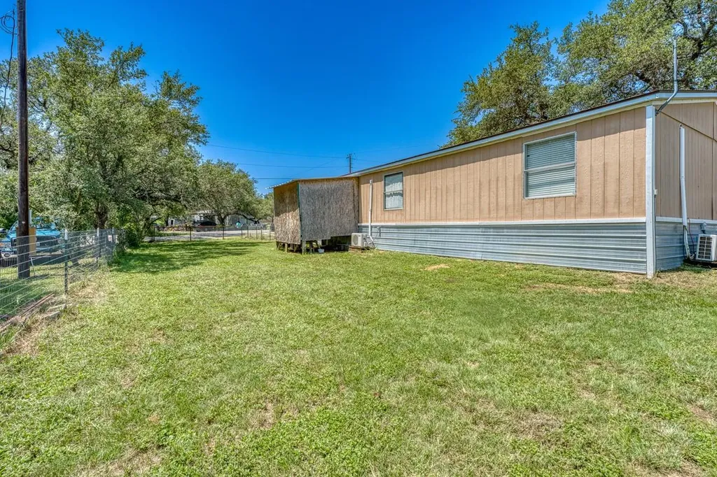 122 Heritage Drive Johnson City TX 78636
