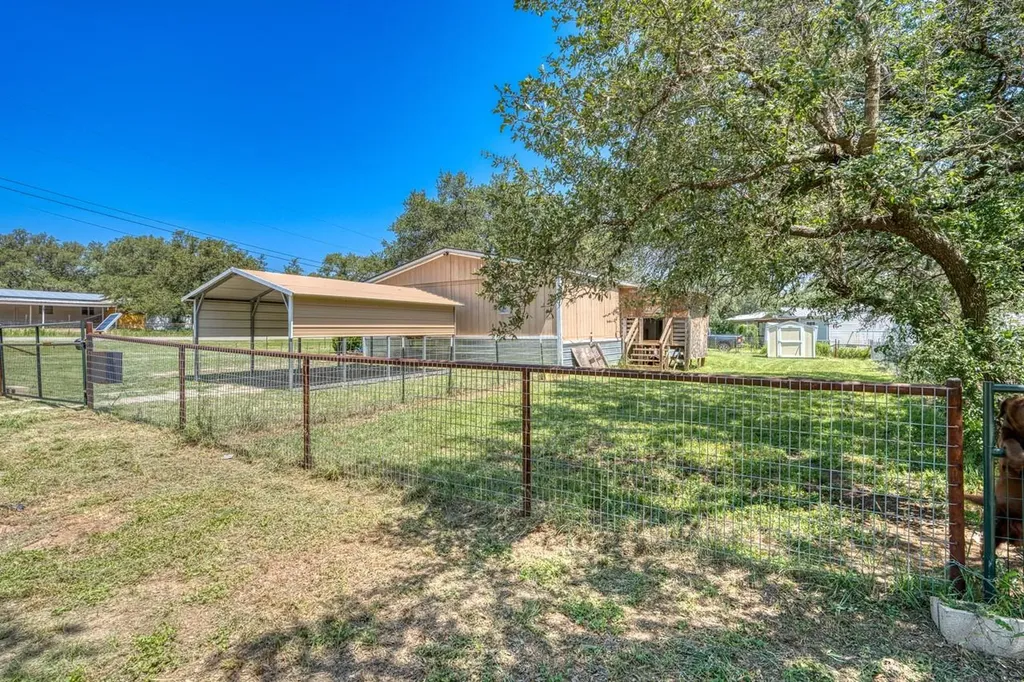 122 Heritage Drive Johnson City TX 78636