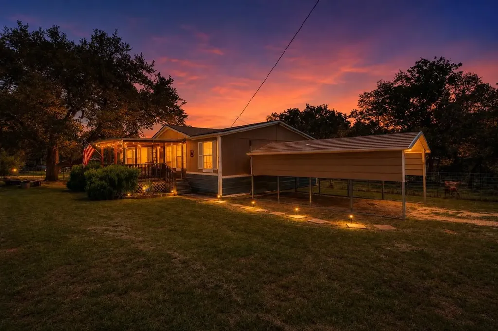 122 Heritage Drive Johnson City TX 78636