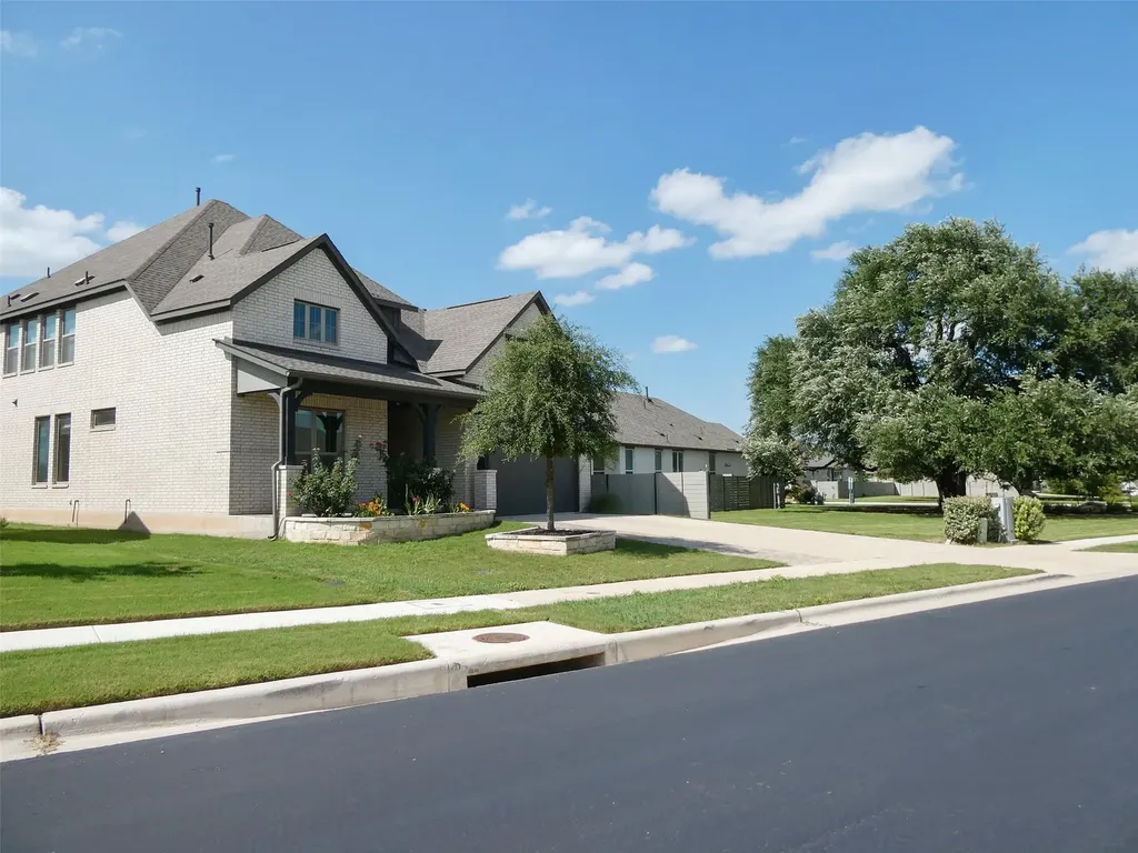 1017 Highcrest Georgetown TX 78628