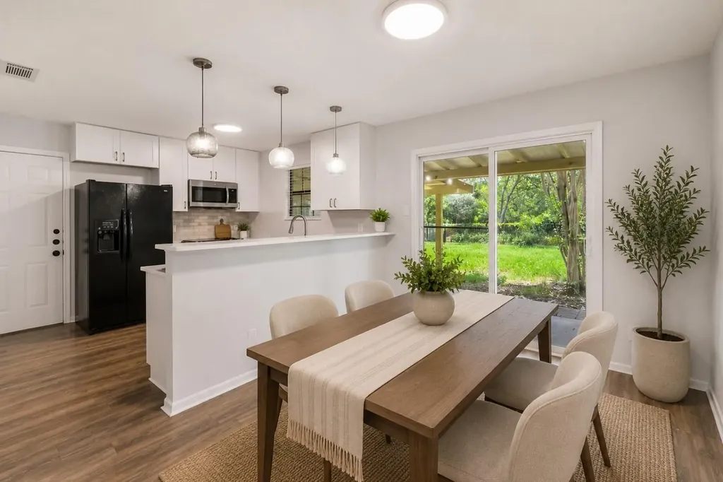 5005 Creek Bend Drive Austin TX 78744