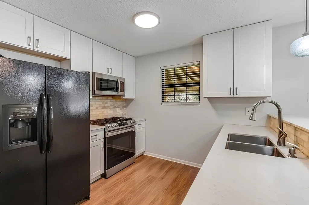 5005 Creek Bend Drive Austin TX 78744