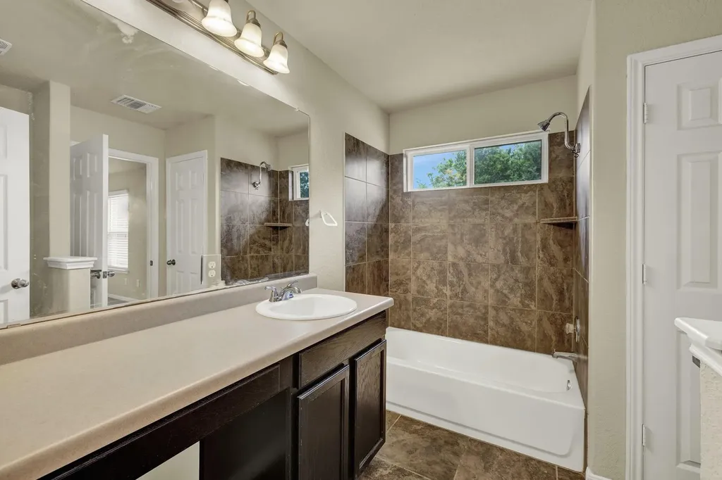 401 Summerside Avenue Lockhart TX 78644