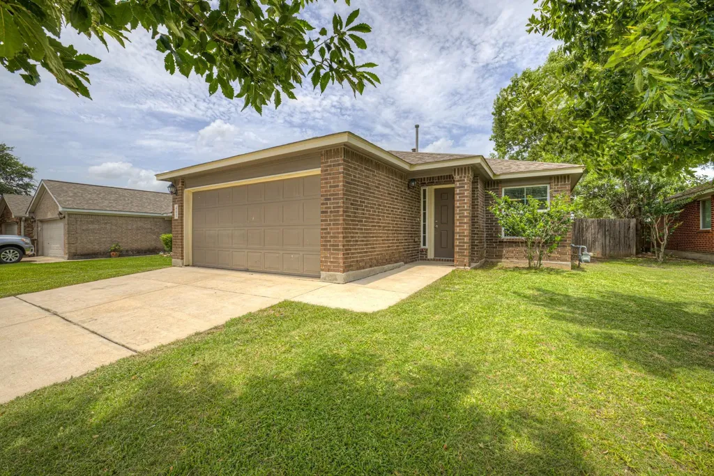 401 Summerside Avenue Lockhart TX 78644