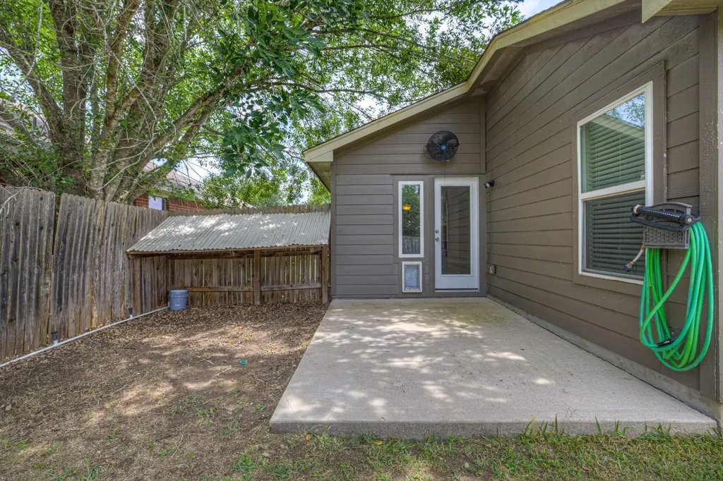 401 Summerside Avenue Lockhart TX 78644