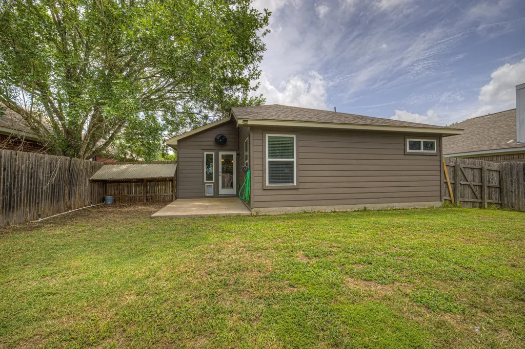 401 Summerside Avenue Lockhart TX 78644