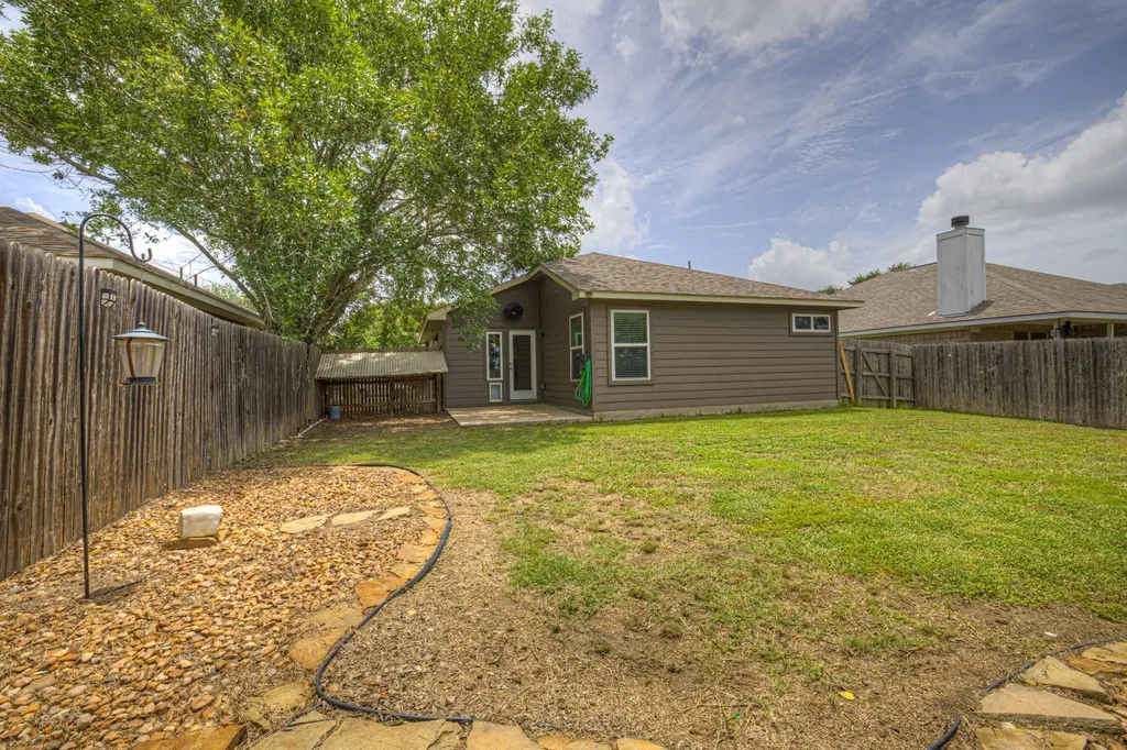 401 Summerside Avenue Lockhart TX 78644