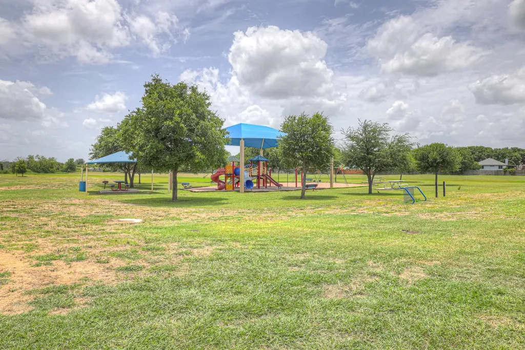 401 Summerside Avenue Lockhart TX 78644