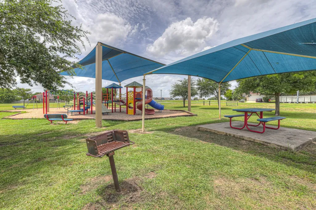 401 Summerside Avenue Lockhart TX 78644