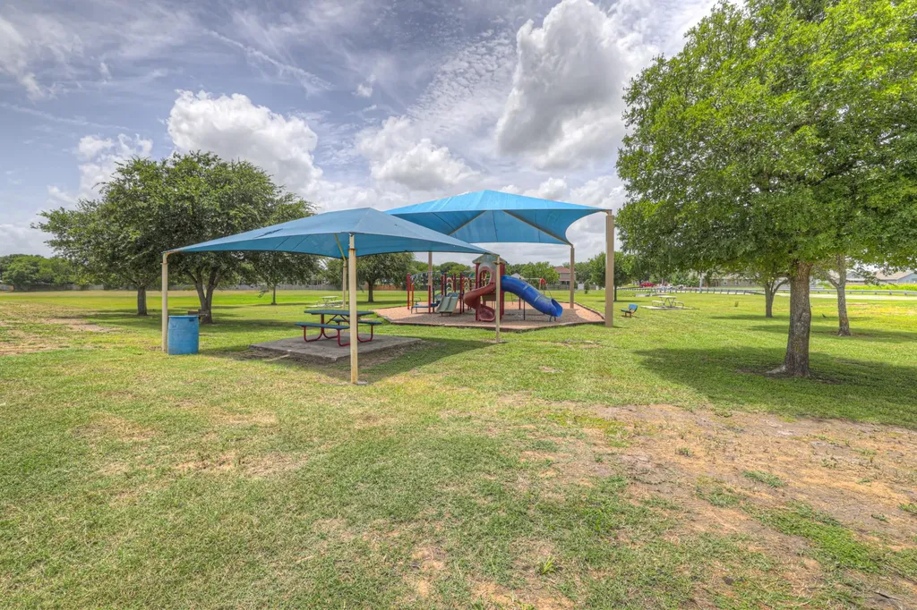 401 Summerside Avenue Lockhart TX 78644