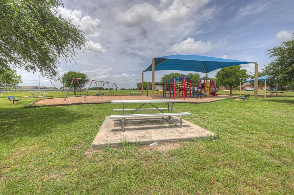 401 Summerside Avenue Lockhart TX 78644