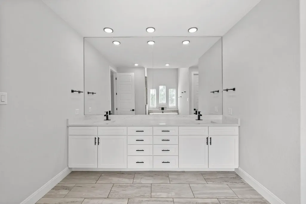 225 Spicewood Trails Drive Spicewood TX 78669