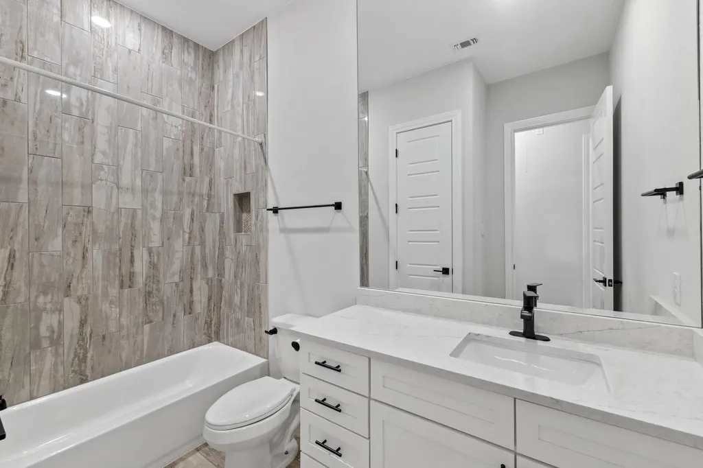 225 Spicewood Trails Drive Spicewood TX 78669