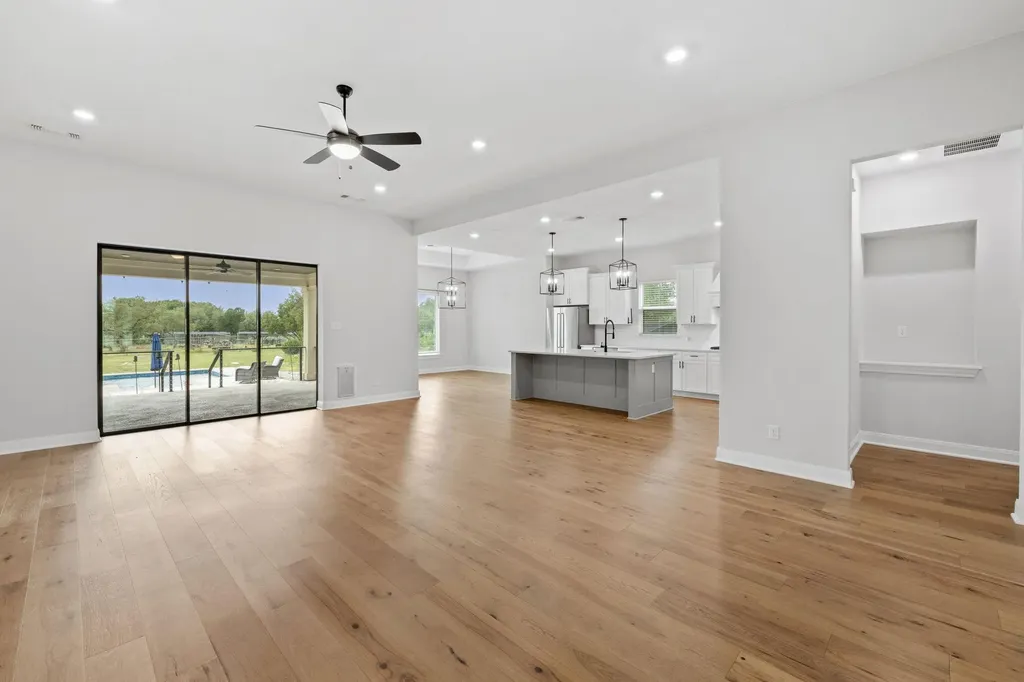 225 Spicewood Trails Drive Spicewood TX 78669