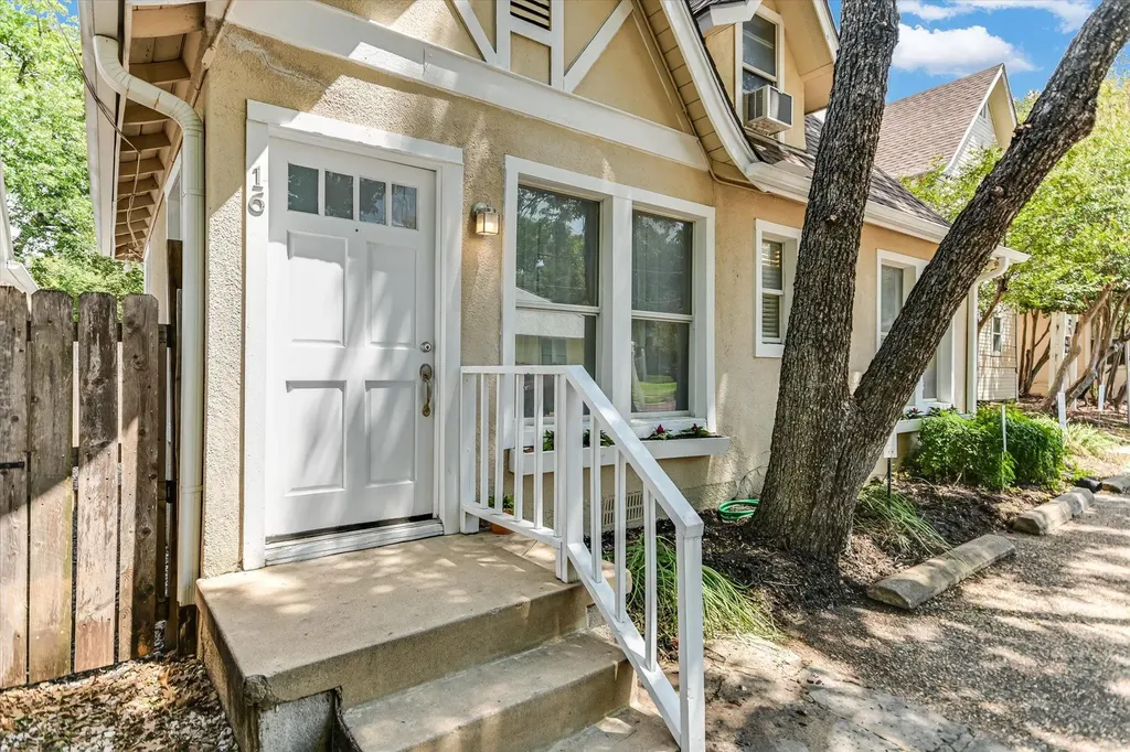 1110 W 22nd Street Austin TX 78705