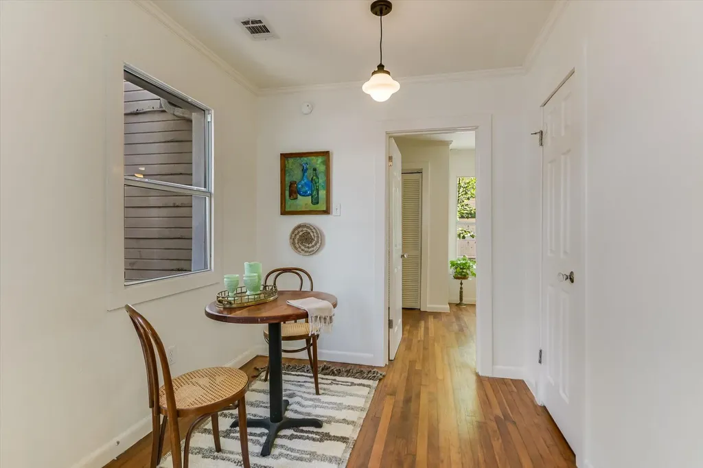 1110 W 22nd Street Austin TX 78705