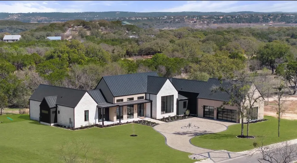 123 Landings Way Spicewood TX 78669