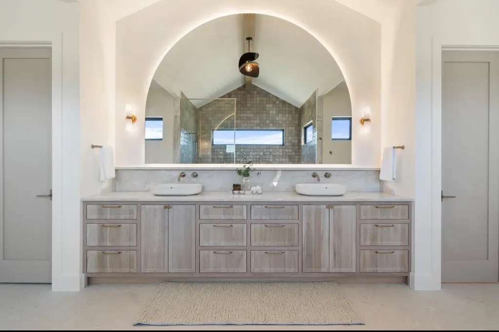 123 Landings Way Spicewood TX 78669