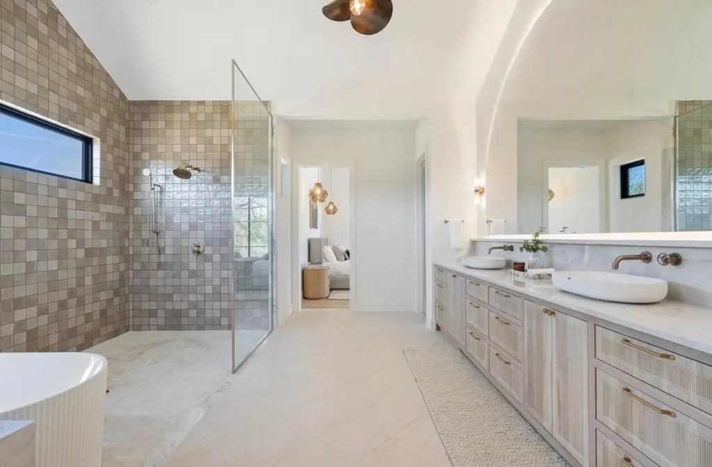 123 Landings Way Spicewood TX 78669