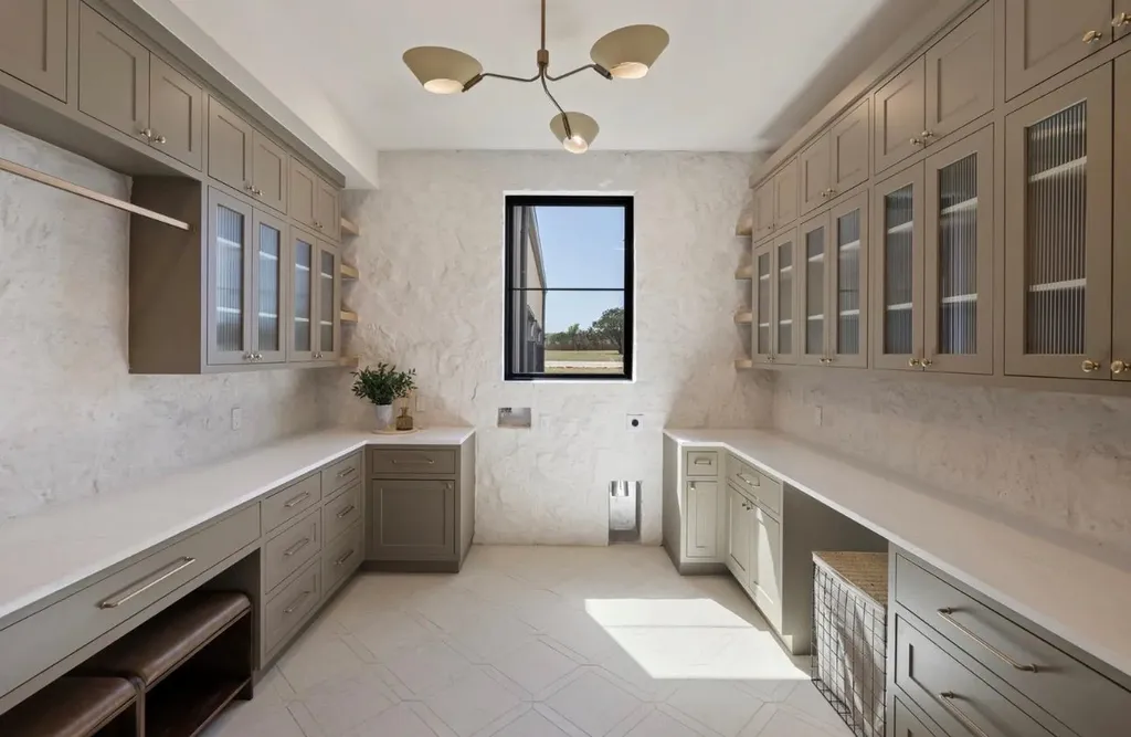 123 Landings Way Spicewood TX 78669