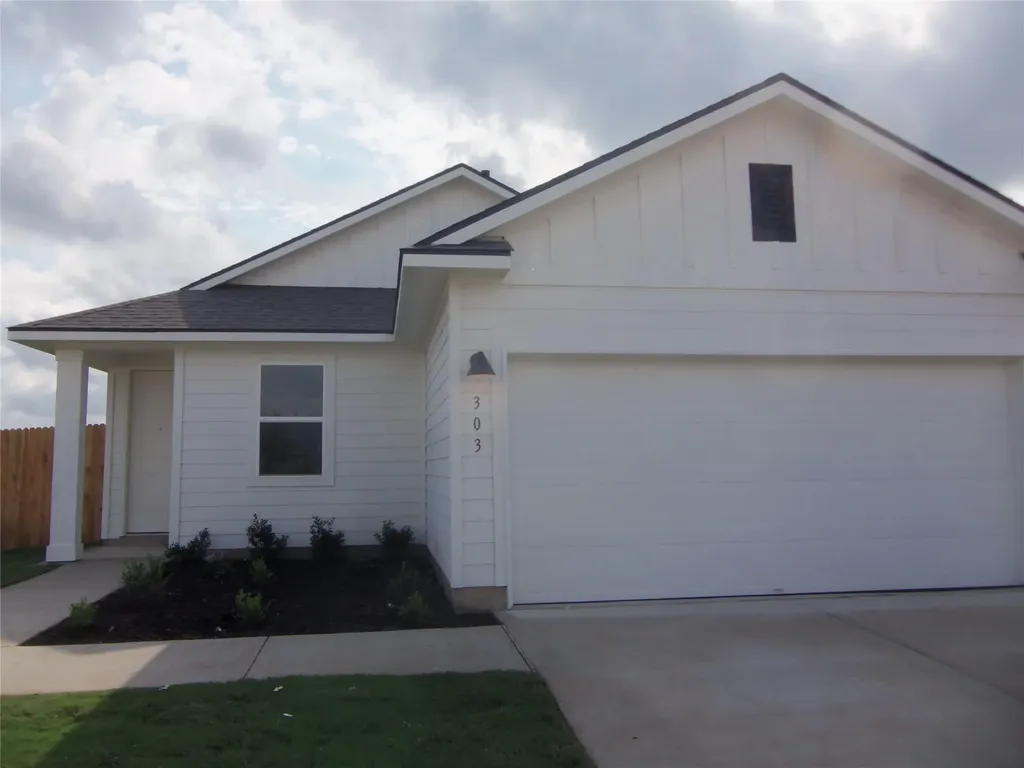 303 Cold Springs Loop Bastrop TX 78602