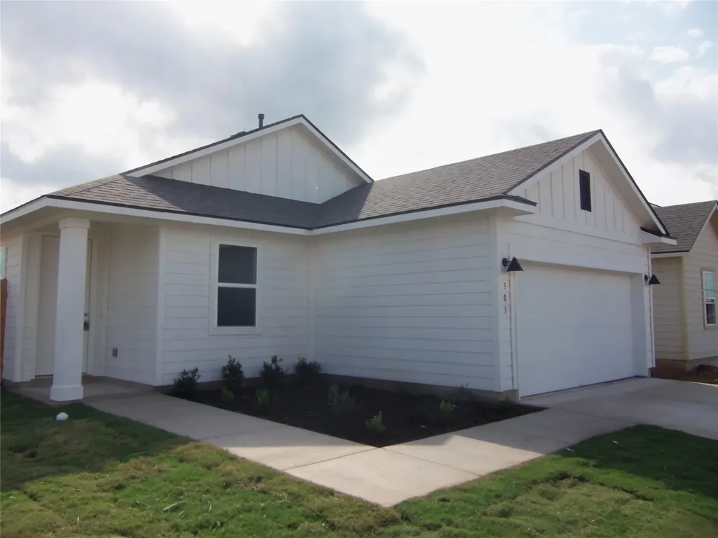 303 Cold Springs Loop Bastrop TX 78602