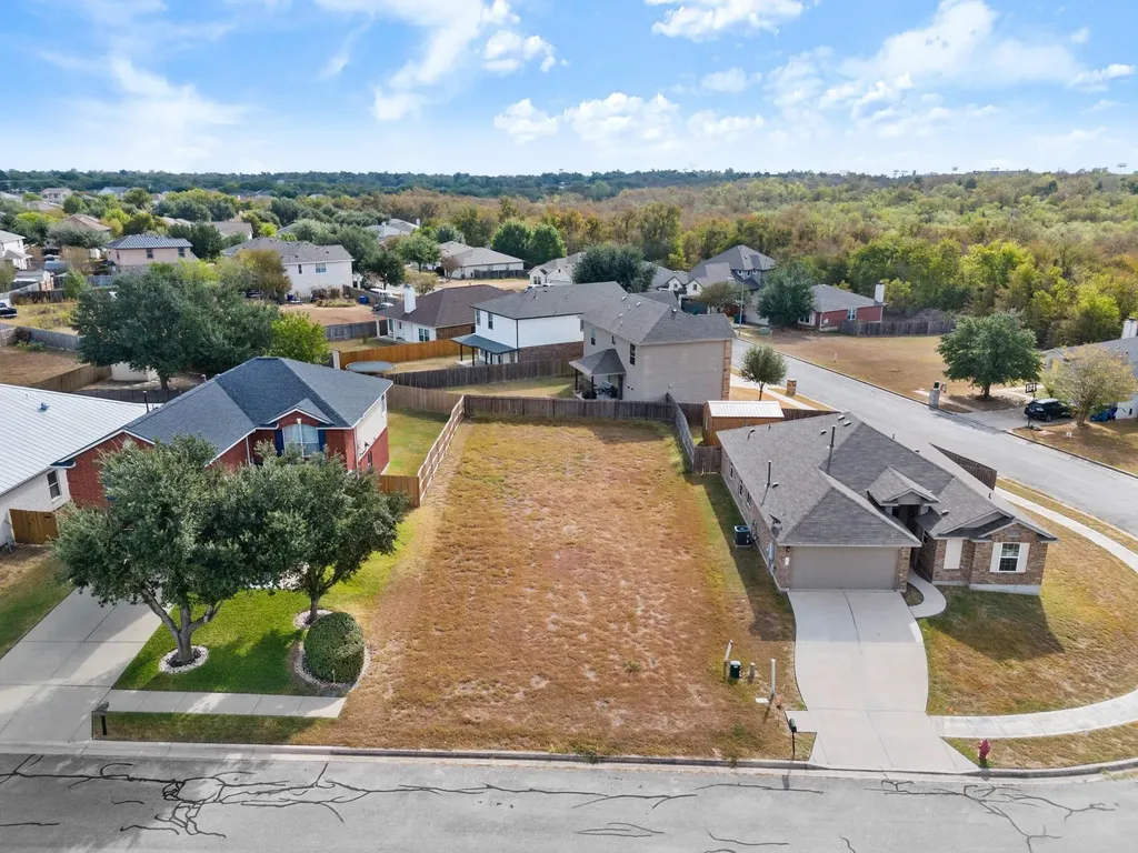 406 Gettysburg Loop Elgin TX 78621